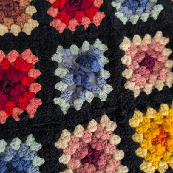 Handmade Granny Square Crochet Afghan Throw Roseanne Boho Cottagecore Retro - Picture 13 of 16